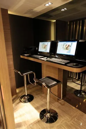 Metacity Mk 名廸旺角 Hong Kong